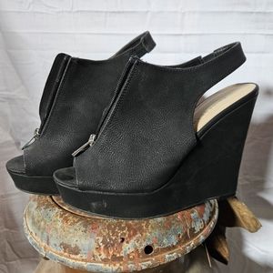 Black Wedge